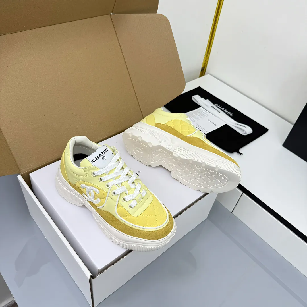 👟👟Ex-factory price 620👟👟 Chanel bread shoes ~ original calfskin panda shoes Chanel 25C latest hot style panda black and white sports shoes casual sneakers Xiaoxiang hot item classic black and white panda color coco girls must pay Fabric: original custom mixed sheepskin lining: original imported breathable mesh lining outsole: Original molded rubber + TPU combination Size: Women's 35-41